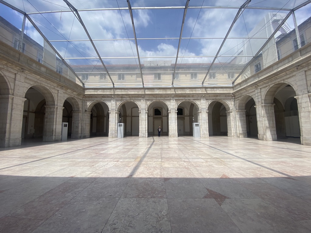 Behind the scenes: museum courtyard location