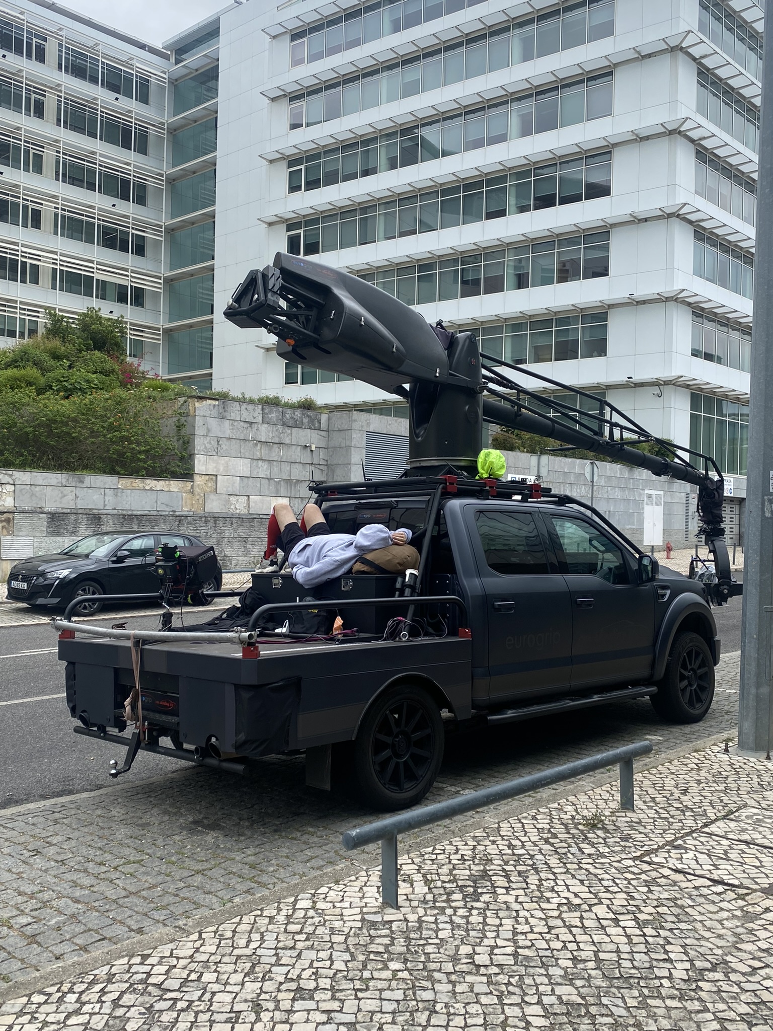 Behind the scenes: camera crane vehicle