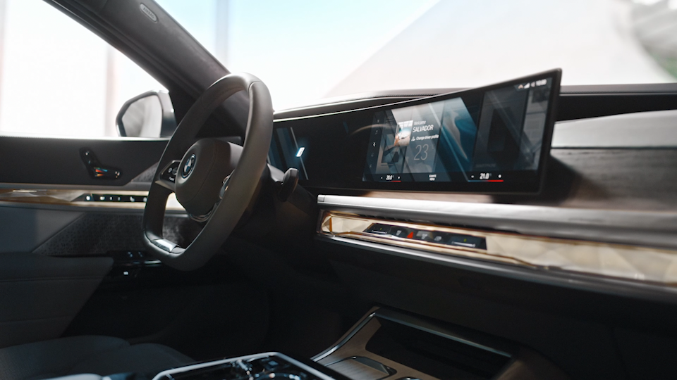 i7 interior with the panoramic display