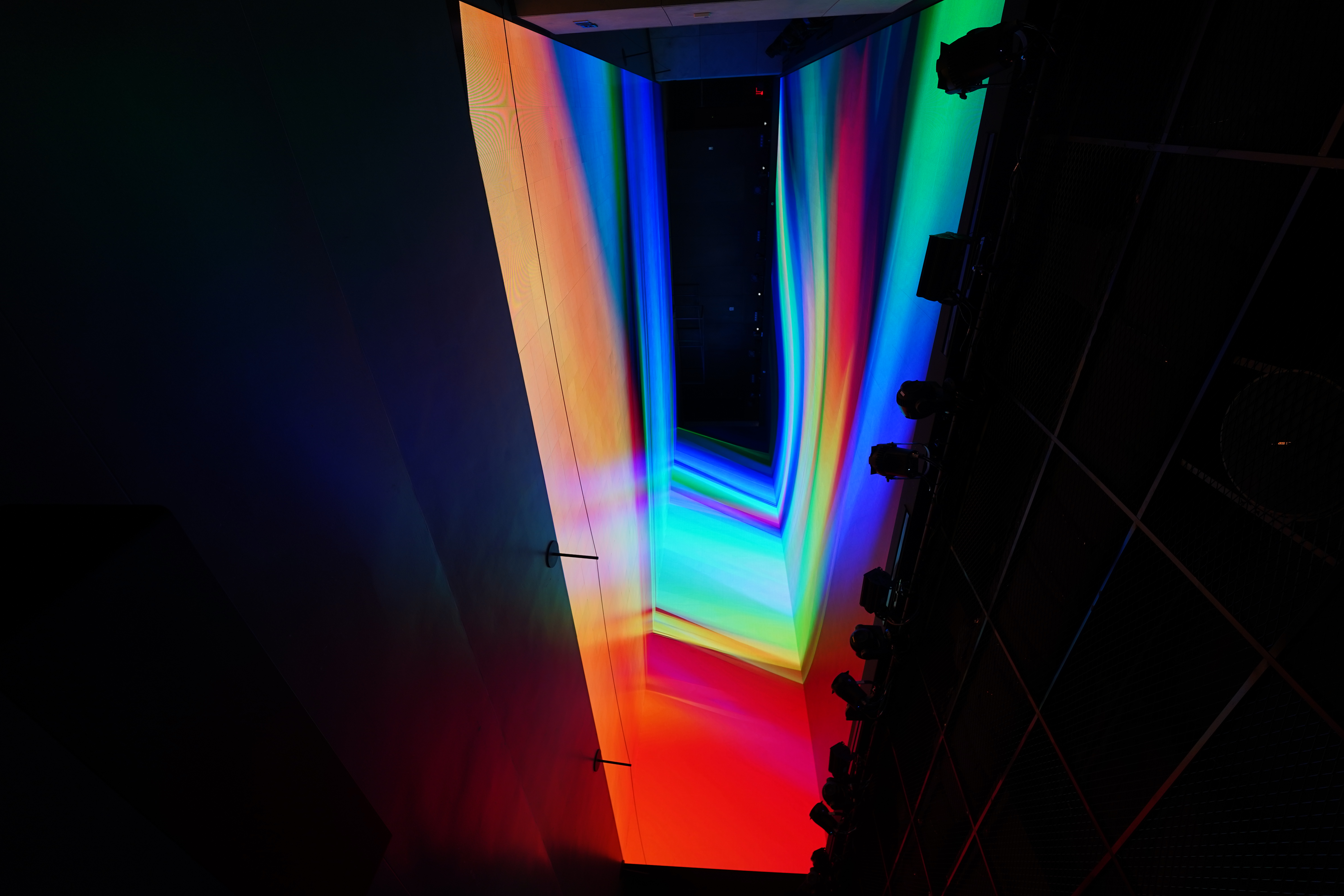 Vertical rainbow light from below