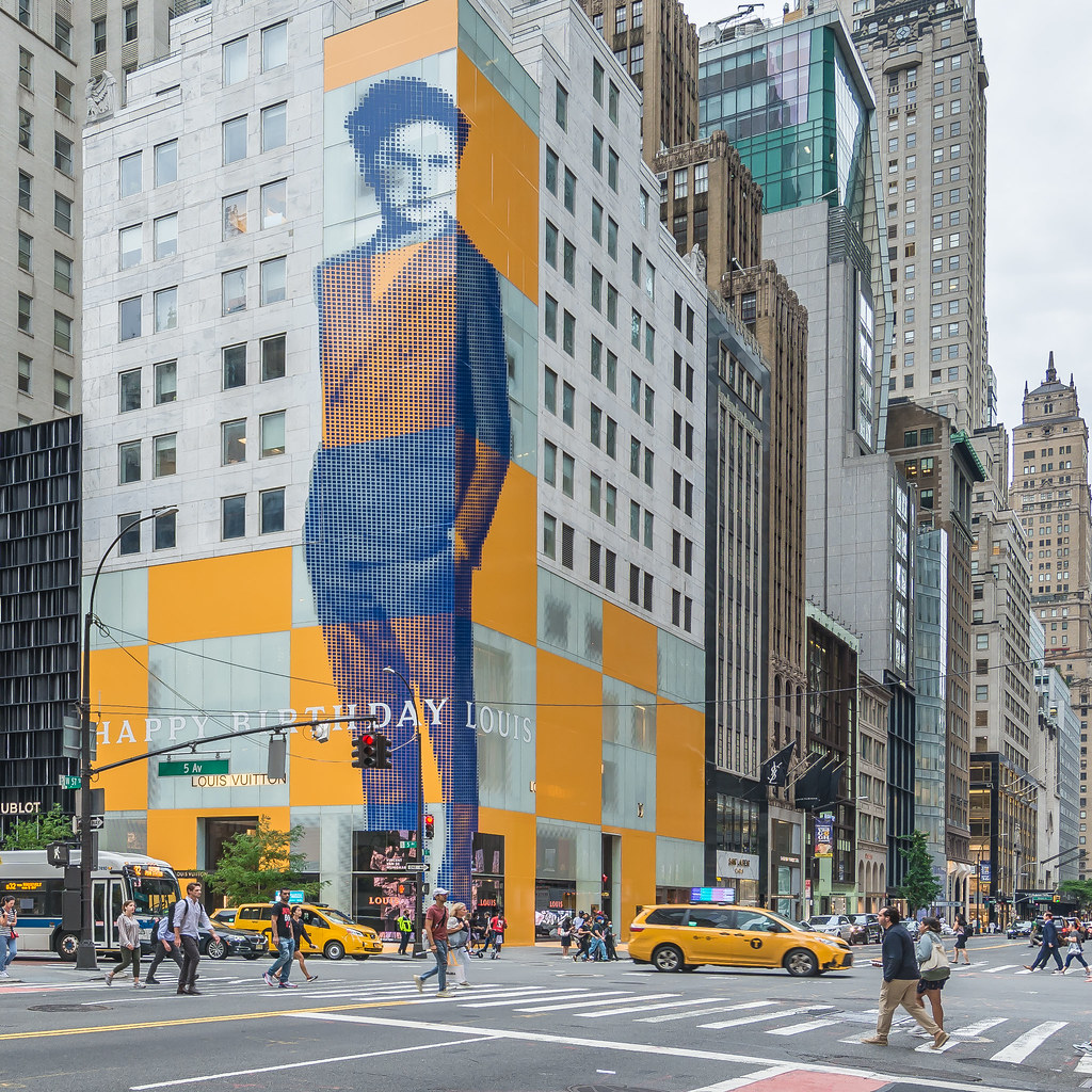 Fifth Avenue facade